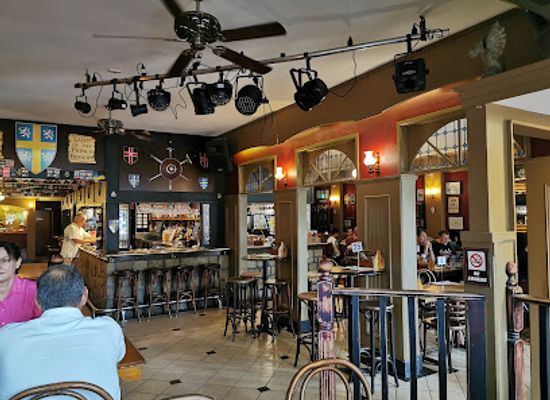 australia/canberra/manuka/bar/the-durham-castle-arms-pub