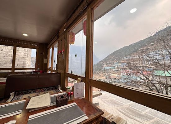 nepal/namche-bazaar/bar/tomodachi-restaurant