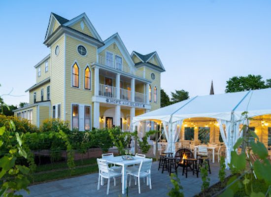 virginia/northern-neck/bar/hope-and-glory-inn