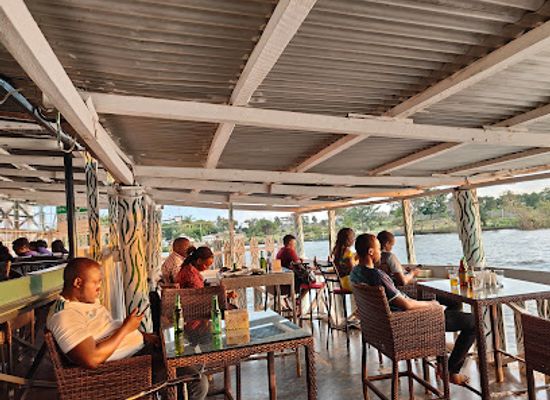 kenya/lake-victoria/bar/le-pearl-hotel