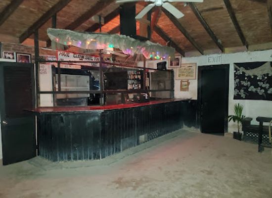 the-bahamas/harbour-island/bar/gusty-s-bar
