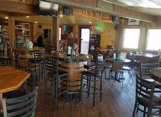 north-dakota/maah-daah-hey-trail/bar/boots-bar-grill