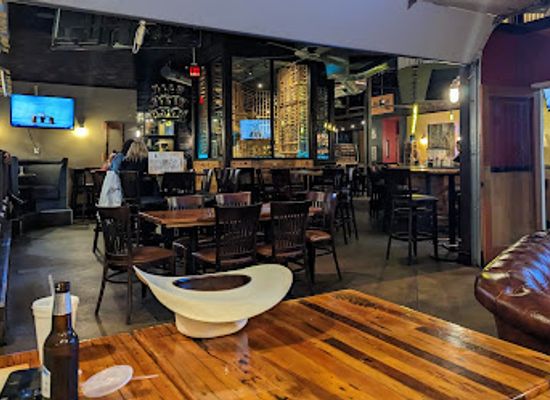 california/bakersfield/bar/wiki-s-wine-dive-grill