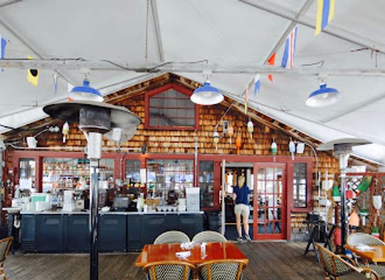 maine/kennebunkport/bar/arundel-wharf-seafood-cocktail-bar-craft-beer