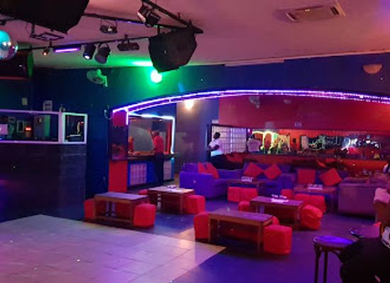 guinea-bissau/cacheu-mangroves-natural-park/bar/discoteca-tabanka