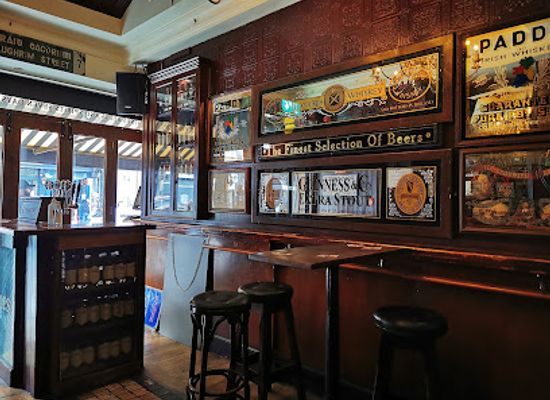 ireland/dublin/trinity-college/bar/peadar-kearney-s-pub