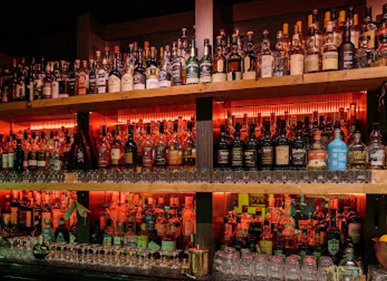 canada/parkland-region/bar/bootlegger-cocktail-bar-cuisine