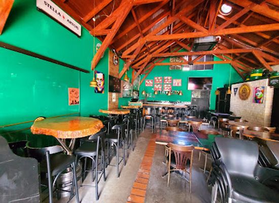 brazil/iguazu-falls-national-park/bar/rock-falls-tap-house