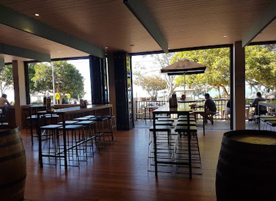 australia/fraser-island/bar/beach-house-hotel