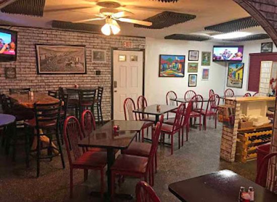 arizona/white-mountains/bar/sandi-s-hideaway
