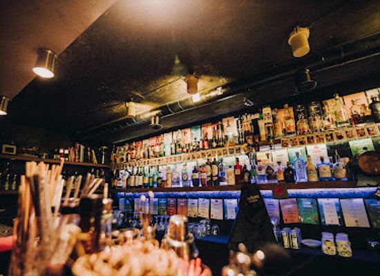 latvia/riga/art-nouveau-district/bar/bar-six