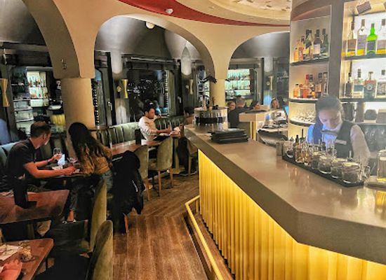 switzerland/zurich/altstadt/bar/jules-verne-panoramabar