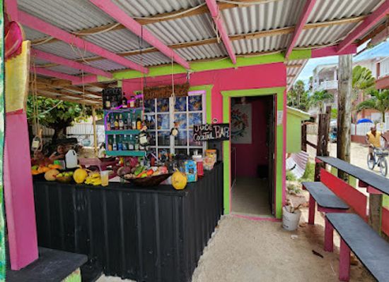 belize/caye-caulker/bar/heebie-jeebies