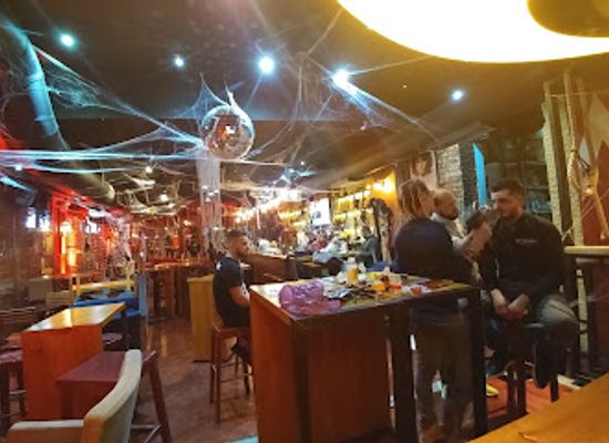 albania/tirana/blloku/bar/whisky-bar-tirana