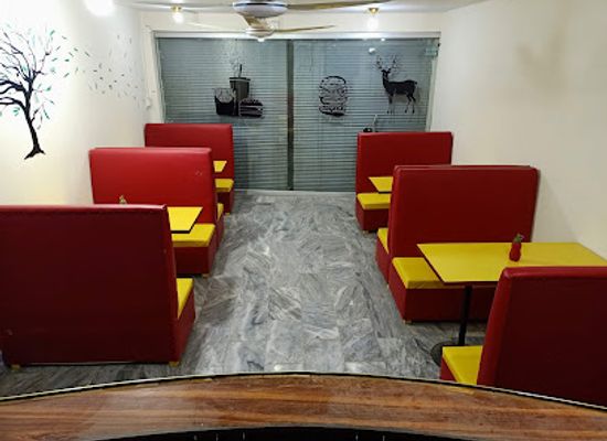 pakistan/chitral/bar/conflux-fast-food