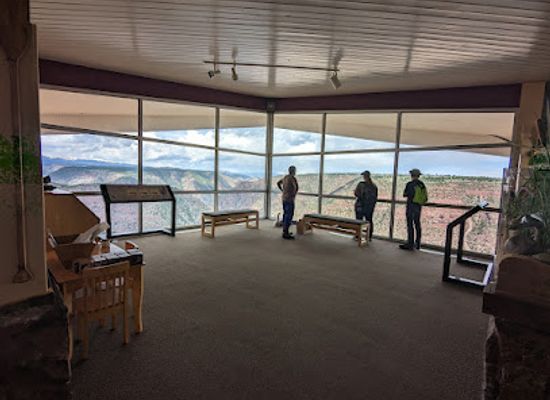 utah/flaming-gorge-national-recreation-area/bar/red-canyon-visitor-center