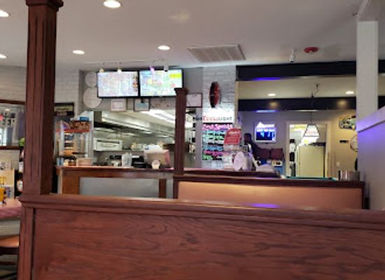 connecticut/mystic-seaport/bar/gino-s-pizza-sports-bar-of-mystic