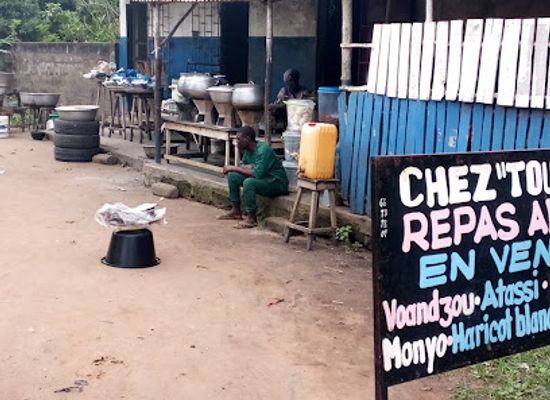 benin/ouidah/bar/chez-tout-chaud