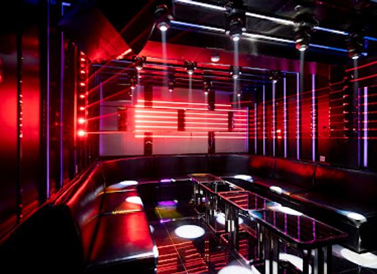 vietnam/hue/bar/aura-mixology-karaoke