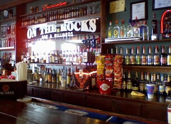 delaware/newark/bar/on-the-rocks-bar
