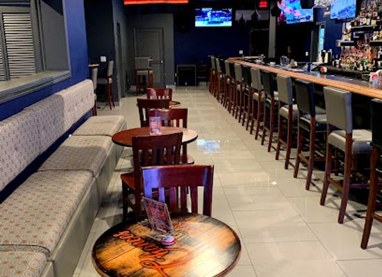 the-bahamas/freeport/bar/chances-cocktail-lounge-bar