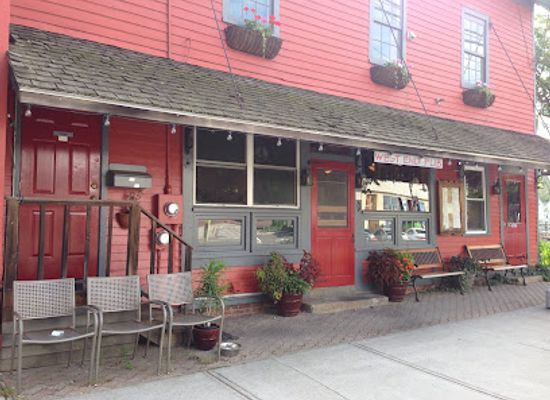 massachusetts/franklin-county/bar/west-end-pub