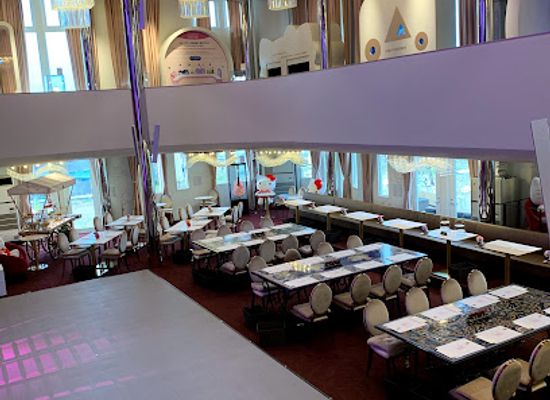 japan/awaji/bar/hello-kitty-show-box