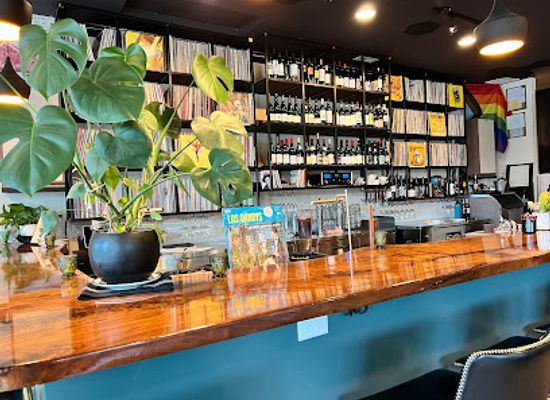 idaho/coeur-d-alene/bar/stylus-wine-and-vinyl-bar