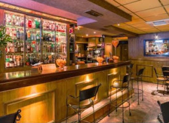 liberia/montserrado-county/bar/perculiar-bar-and-lounge