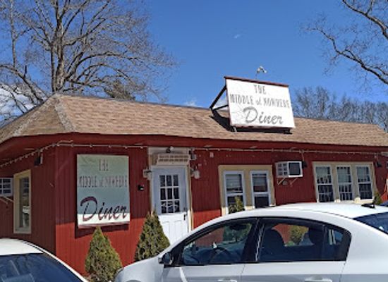 rhode-island/arcadia-management-area/bar/the-middle-of-nowhere-diner