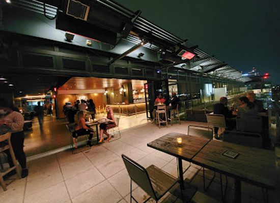 alaska/southwest-alaska/bar/12-stories