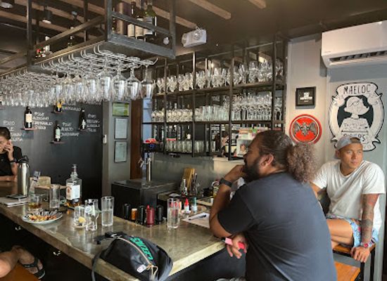 philippines/boracay/station-2/bar/sip-happens-wine-bar-and-brewery