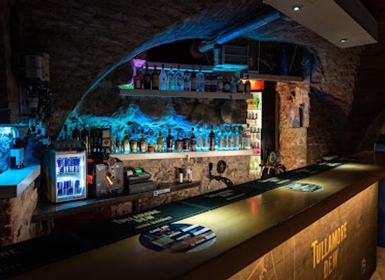 latvia/cesis/bar/fonoklubs