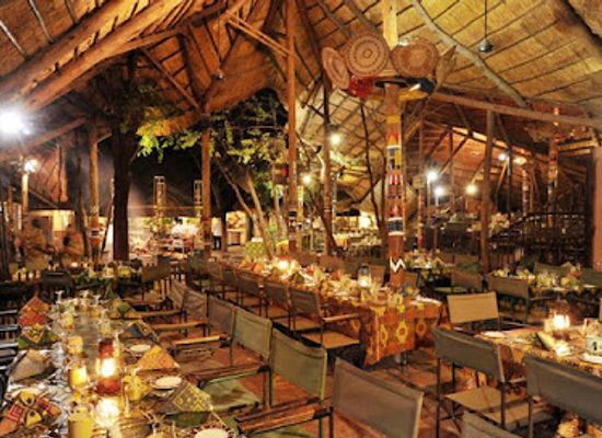zambia/zambezi-basin/bar/the-boma-dinner-drum-show