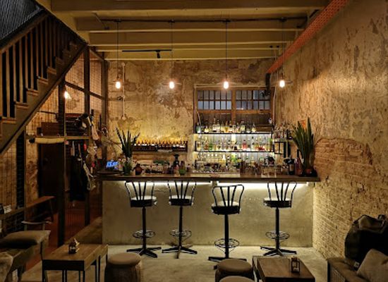malaysia/ipoh/new-town/bar/tiga