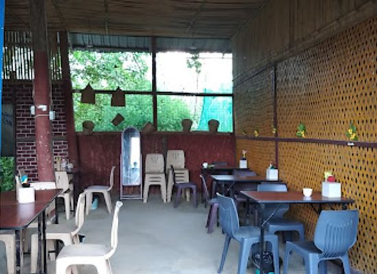 myanmar-burma/mrauk-u/bar/kam-thar-yar-food-drink
