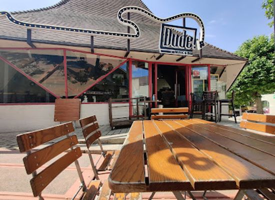 belgium/louvain-la-neuve/bar/dude