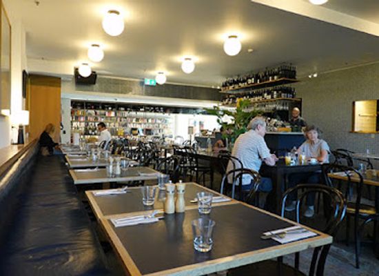 australia/canberra/manuka/bar/muse-food-wine-books