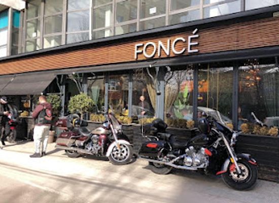 kosovo/vushtrri/bar/fonce-lounge