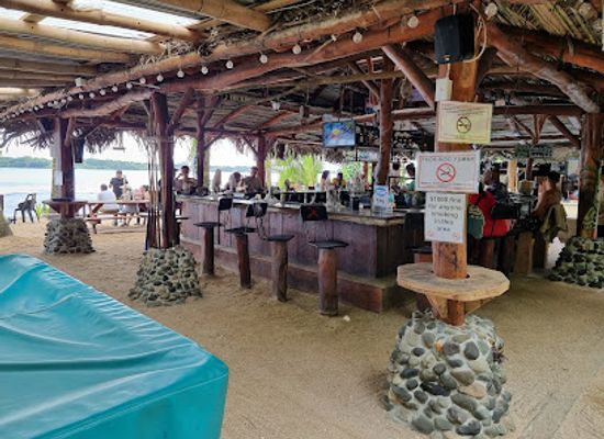 panama/bocas-del-toro/bar/skully-s-hotel-hostal-bar-food-court