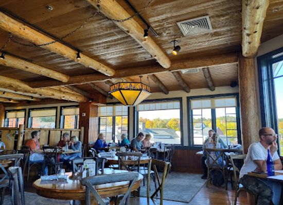new-hampshire/lakes-region/bar/lakehouse-grille