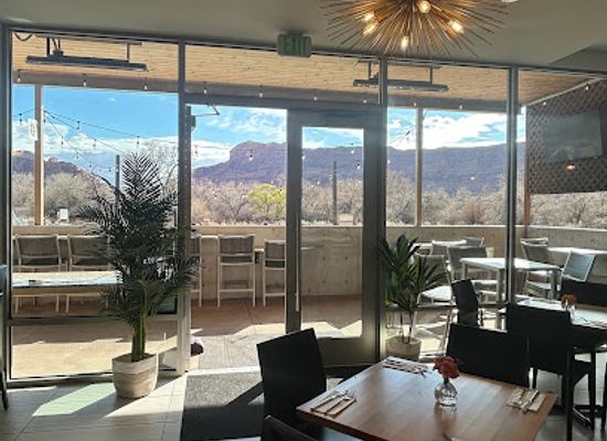 utah/arches-national-park/bar/the-sandstone-restaurant-and-bar