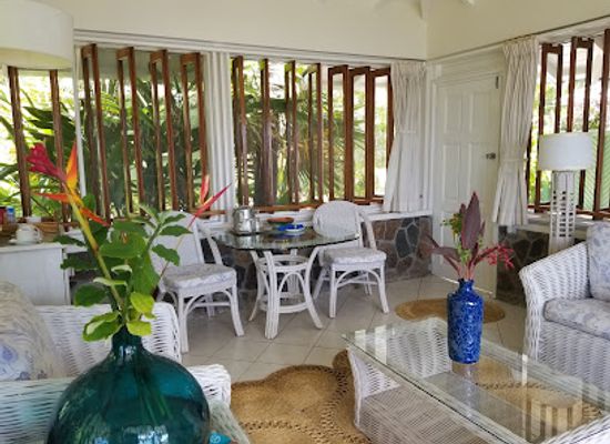 saint-vincent-and-the-grenadines/young-island/bar/young-island-resort-restaurant