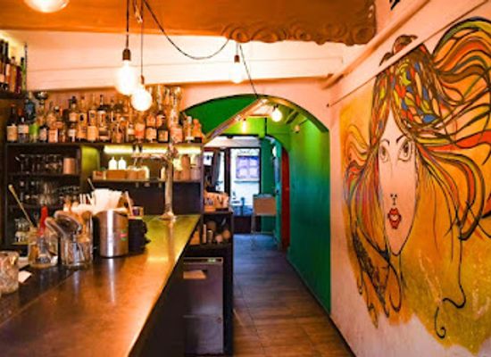 hungary/gyor/bar/szomszed-koktelbar-es-kavezo