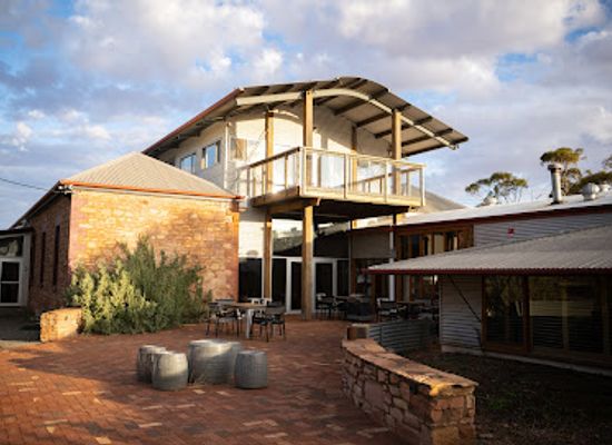 australia/flinders-ranges/bar/prairie-hotel-outback-lodge