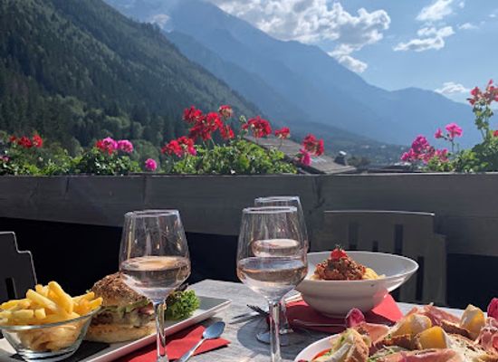 france/chamonix/bar/bar-restaurant-les-planards