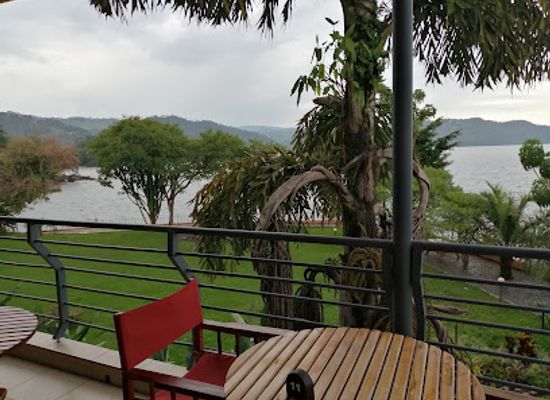 rwanda/lake-kivu/bar/roxy-bar-and-restaurant-anciennement-white-rock