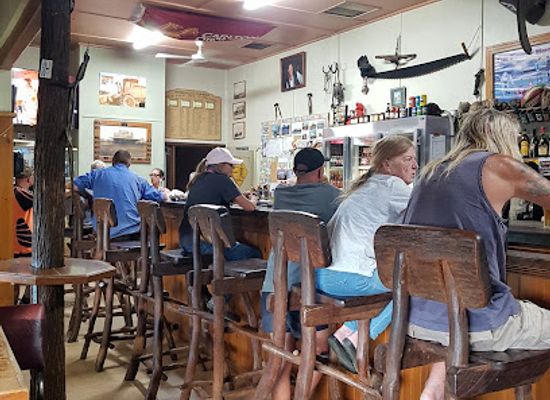 australia/outback/bar/the-black-stump-hotel