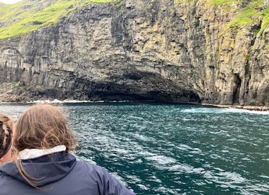 faroe-islands/suouroy/bar/hole-in-the-cliff