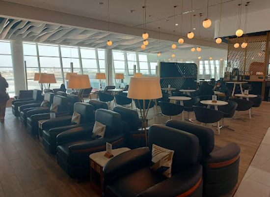 bahrain/muharraq-island/bar/gulf-air-lounge